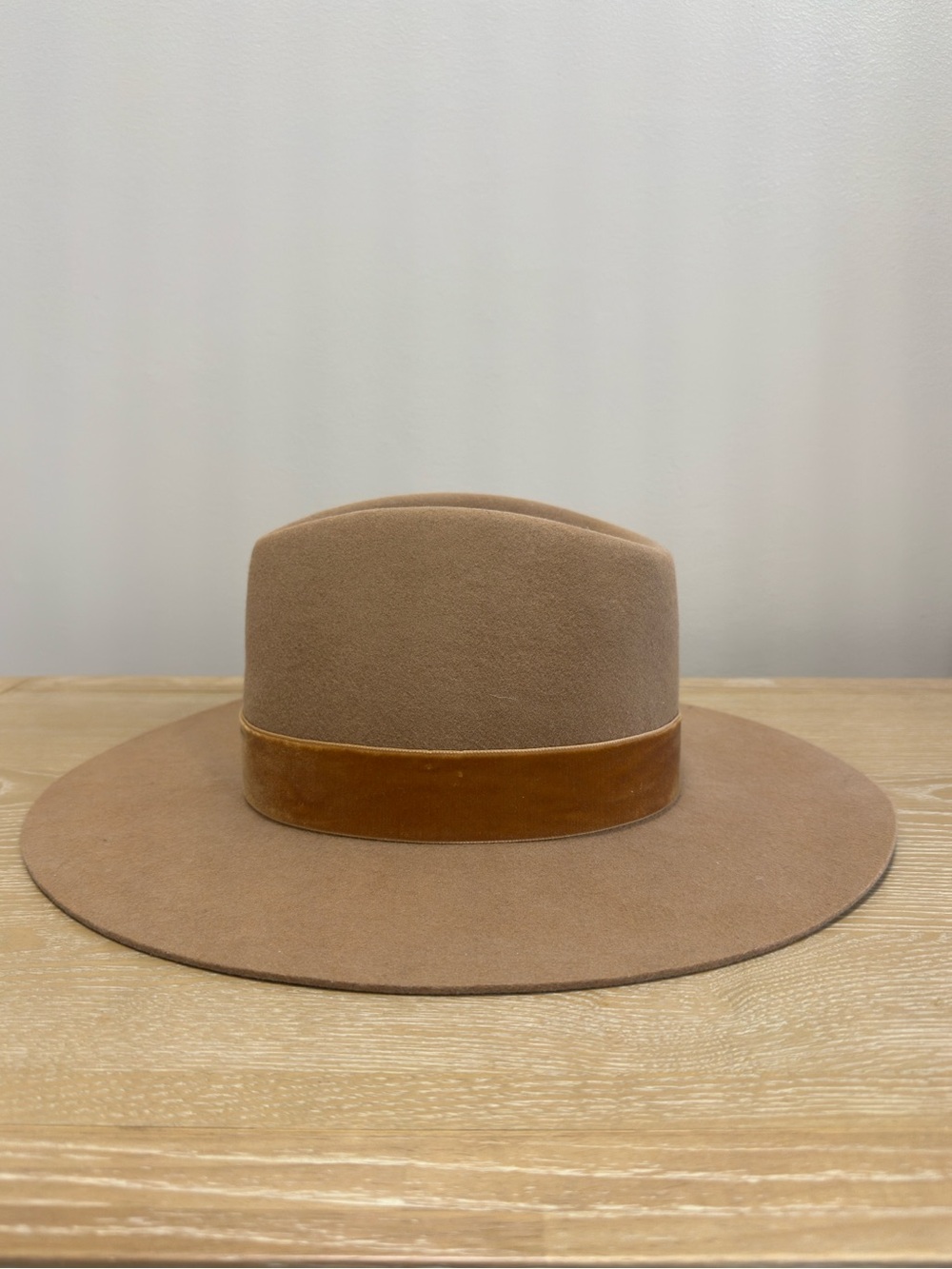Wide Brim 100% Australian Wool Fedora Hat in Camel with Suede Band | Size Small - Picture 2 of 8